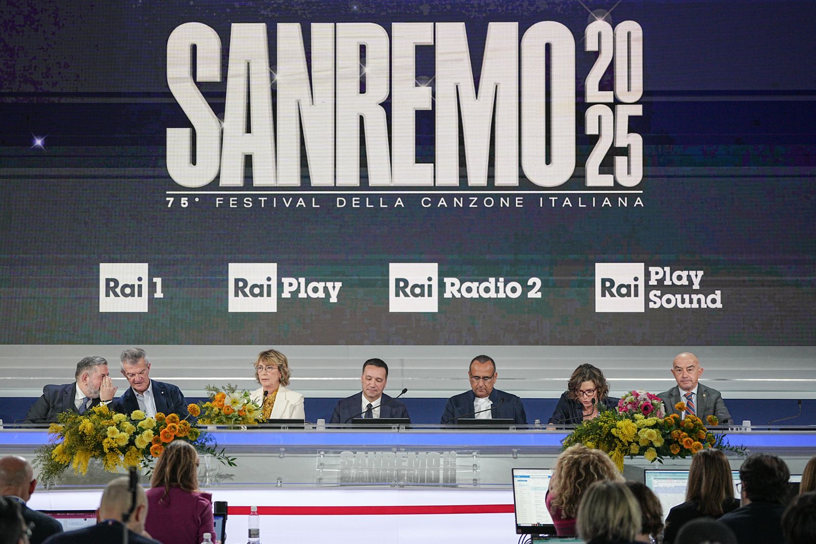 Sanremo 2025, la conferenza stampa della prima serata: la diretta