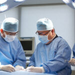 Poliziotta morsa a falange: tra 3 mesi la ricostruzione del dito