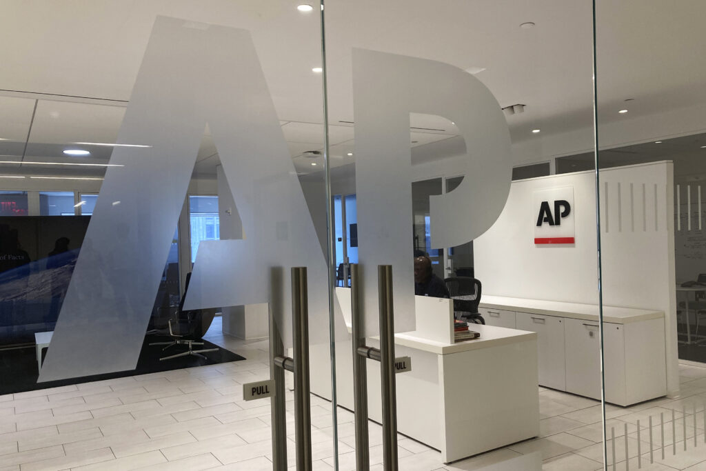 Usa, la denuncia di Ap: “Impedito per la seconda volta accesso a nostra reporter alla Casa Bianca”