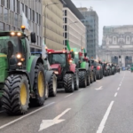 Trattori in protesta a Milano sotto la Regione: “Salviamo l’agricoltura italiana”