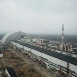 Ucraina, Zelensky: “Russia potrebbe attaccare Nato l’anno prossimo”. Drone russo su Chernobyl
