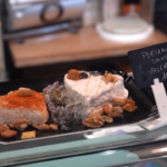 San Valentino, in Normandia il formaggio a forma di cuore va a ruba