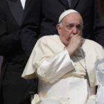 Papa Francesco ricoverato al Gemelli di Roma: in cura per la bronchite
