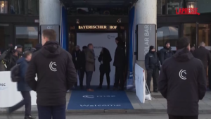 L’arrivo dei leader mondiali alla seconda giornata della Conferenza sulla sicurezza di Monaco