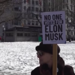 Boston, proteste contro Trump e Musk: migliaia in marcia