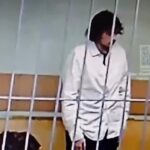 Russia, arrestato per droga un altro cittadino statunitense: le immagini del detenuto in cella