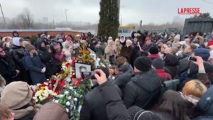 Anniversario morte Navalny, la madre: “Vogliamo i colpevoli”