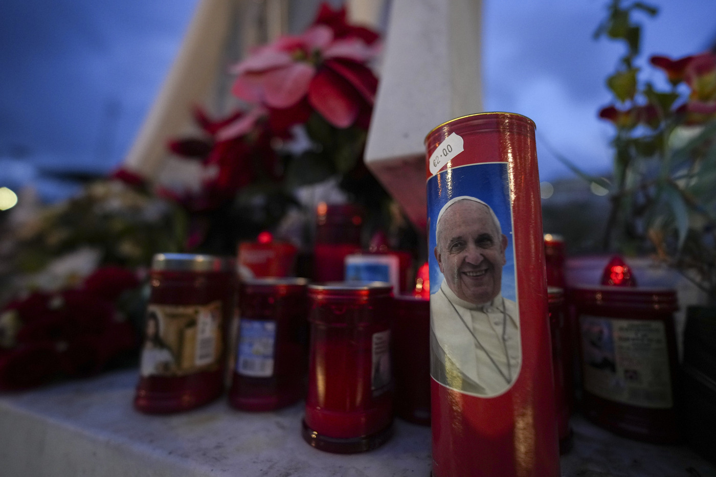 Papa, quarto giorno al ‘Gemelli’: per Bergoglio notte tranquilla Papa, quarto giorno al ‘Gemelli’: per Bergoglio notte tranquilla