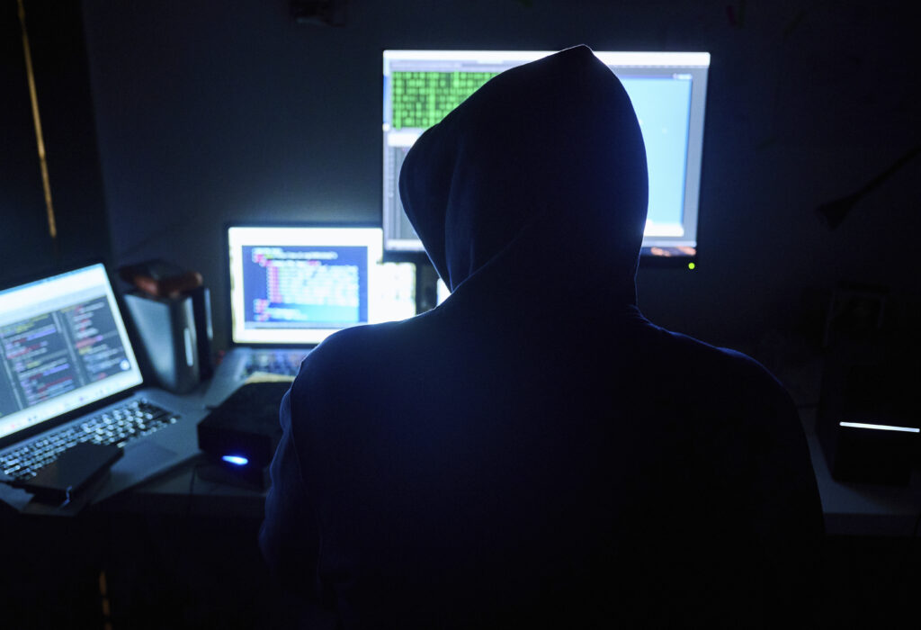 Vendeva video rubati da telecamere private, sito segnalato alla Polizia Postale Vendeva video rubati da telecamere private, sito segnalato alla Polizia Postale