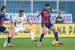 Genoa-Venezia 2-0, Pinamonti e Cornet lanciano i liguri