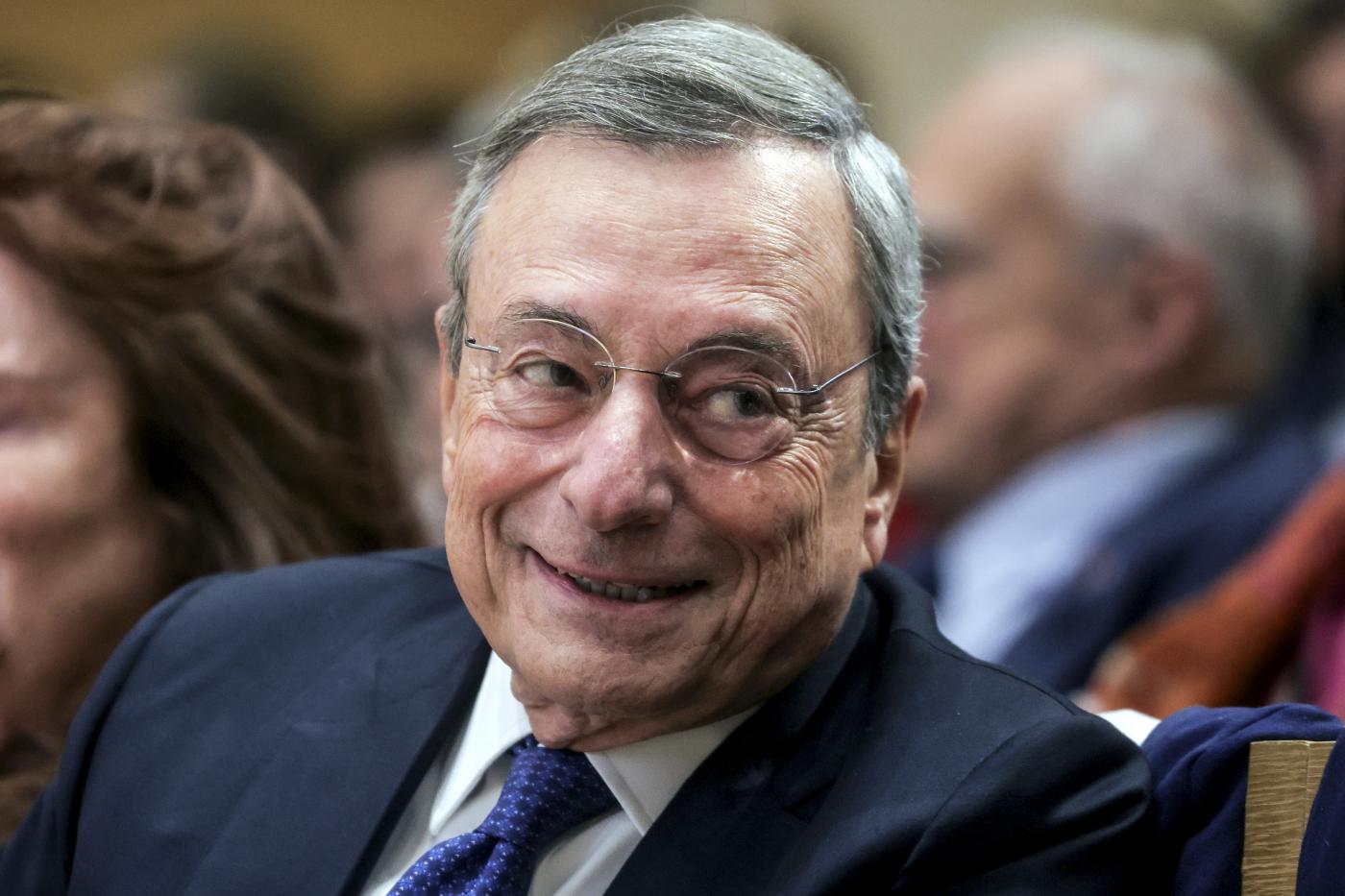 Ue, il monito di Draghi: “Saremo lasciati soli a garantire la sicurezza in Ucraina e in Europa”