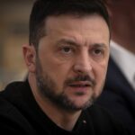 Ucraina, Zelensky al contrattacco: “Se qualcuno vuole sostituirmi non ci riuscirà”
