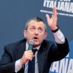 Caso Cospito, Delmastro non lascia e Meloni lo blinda: “Condanna sconcertante”