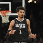 Nba, per Wembanyama trombosi alla spalla e stagione finita