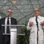 Papa Francesco, i medici del Gemelli: “Non è fuori pericolo, sa che la situazione è grave ma il cuore è forte”