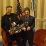Il presidente argentino Milei incontra Elon Musk e gli regala una motosega