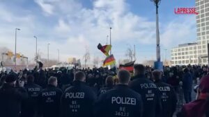 Germania, si chiude campagna elettorale: manifestazione neonazista a Berlino