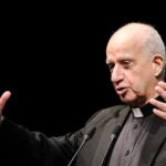 Papa Francesco, mons. Fisichella: “Lo sentiamo tra noi, il Signore lo assista nella malattia”