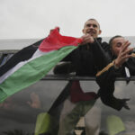 Gaza, Israele ferma il rilascio dei prigionieri palestinesi. Hamas: “Tregua a rischio”