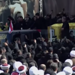 Libano, migliaia di persone al funerale di Nasrallah: commozione al passaggio del feretro