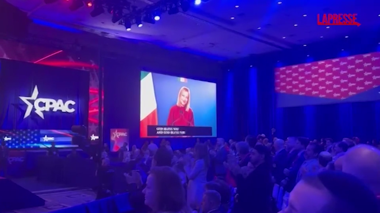 Giorgia Meloni al Cpac finisce il suo discorso: standing ovation per la premier