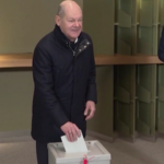 Elezioni Germania, al voto il cancelliere uscente Olaf Scholz