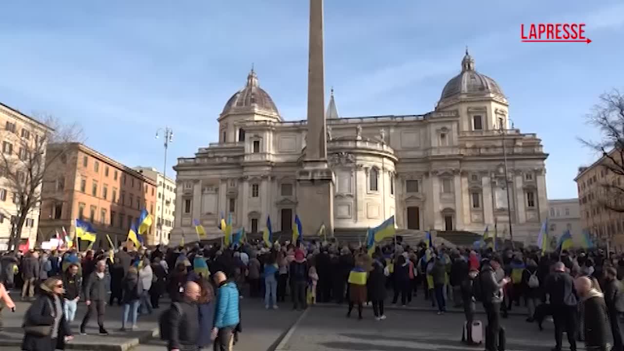 La comunità ucraina in piazza a Roma: “Nessuna pace senza Donbass e Crimea”