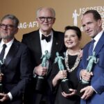 Sag Awards 2025, i vincitori: gli attori di Hollywood premiano ‘Conclave’ e Chalamet