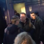 Ucraina, Pedro Sanchez e Justin Trudeau arrivano in treno a Kiev