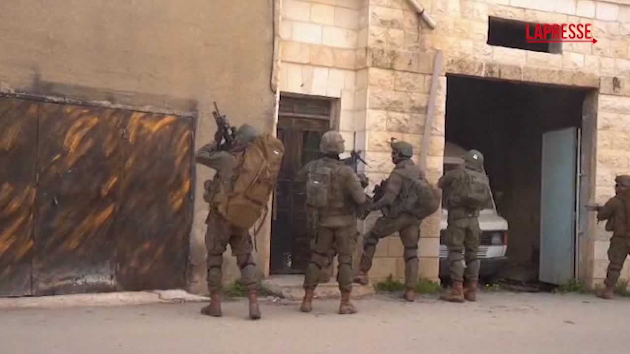 Cisgiordania, in un video i militari israeliani in azione a Jenin