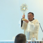 Papa Francesco, messa di preghiera all’ospedale Gemelli dove è ricoverato