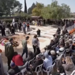 Israele, l’ultimo saluto a Shiri Bibas e ai suoi due figli uccisi a Gaza