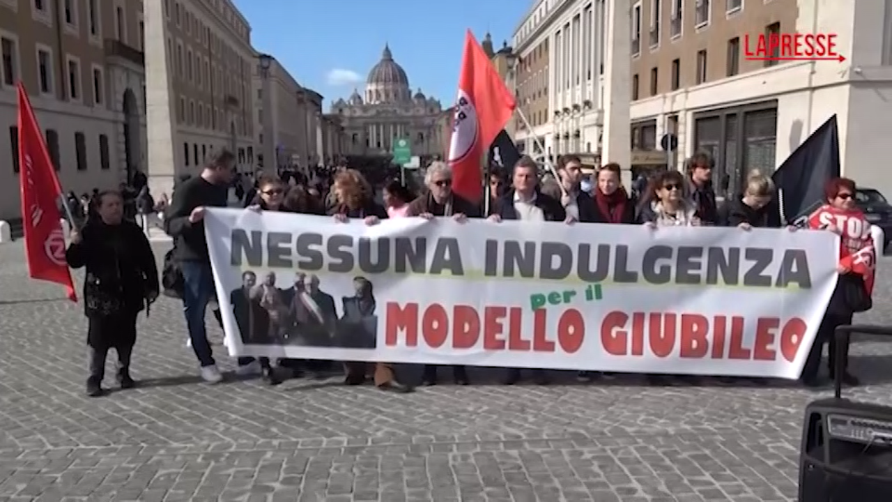 Roma, proteste contro il Modello Giubileo: “Avvantaggia i privati e peggiora la vita nelle periferie”