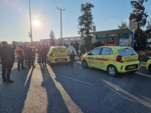 Israele, auto contro pedoni alla stazione del bus: 13 feriti