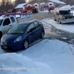 New York, il tetto cede sotto il peso della neve: il crollo ripreso da una telecamera