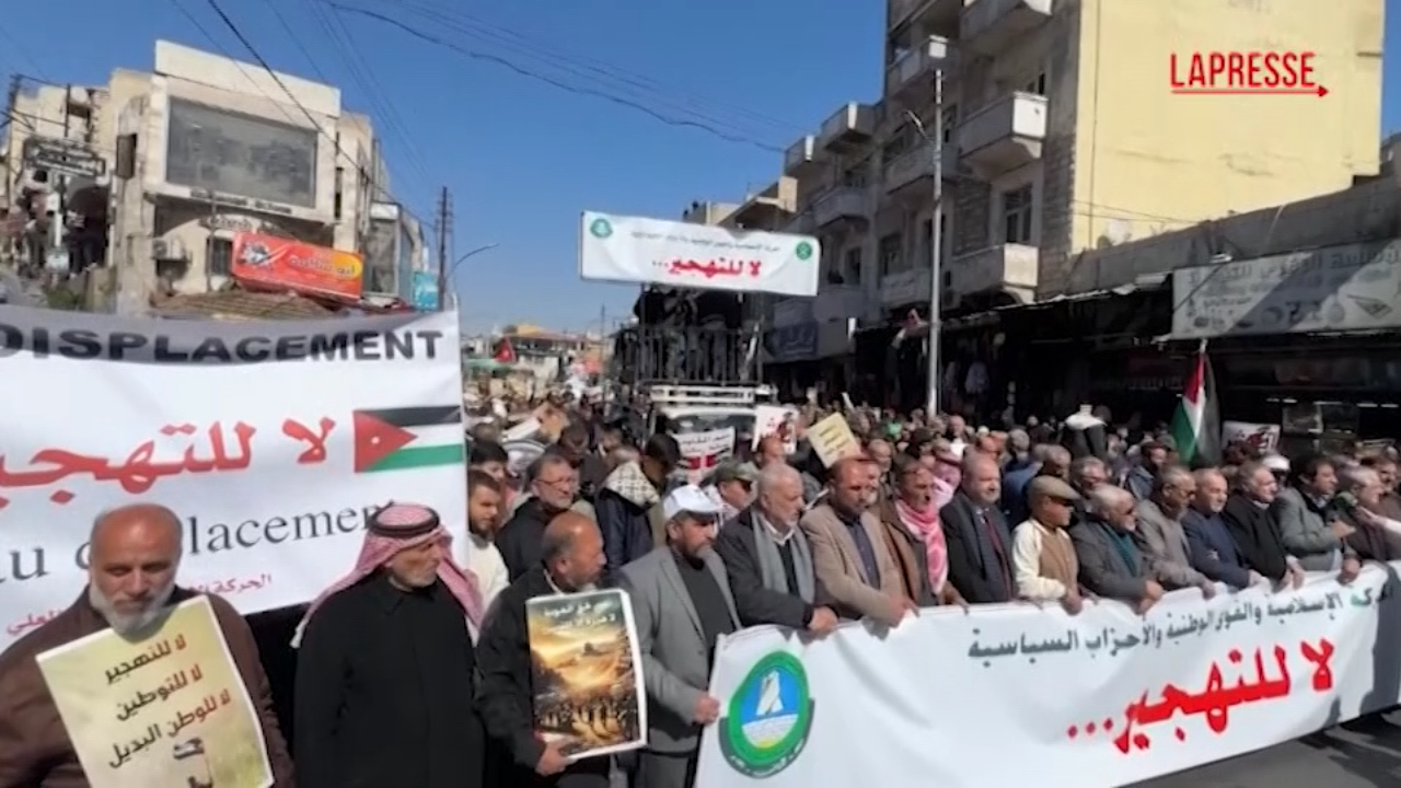 Giordania, protesta contro sfollamento palestinesi da Gaza e Cisgiordania