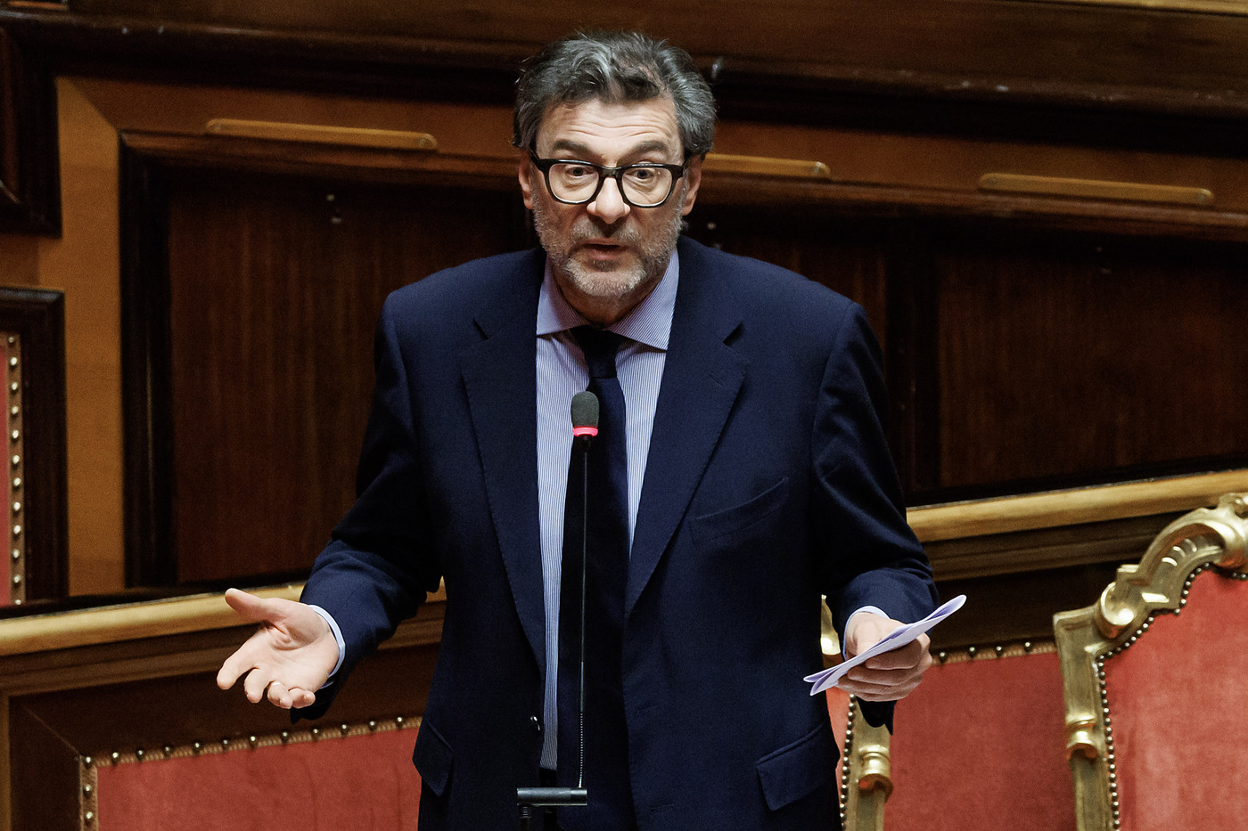 Giorgetti: “Veto su Unicredit e Mps è solo extrema ratio”