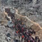Ramadan a Gaza, in centinaia all’Iftar tra le macerie di Rafah