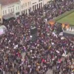 Serbia, in decine di migliaia alla protesta degli studenti