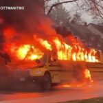 Ohio, a fuoco uno scuolabus: 15 studenti a bordo riescono a salvarsi