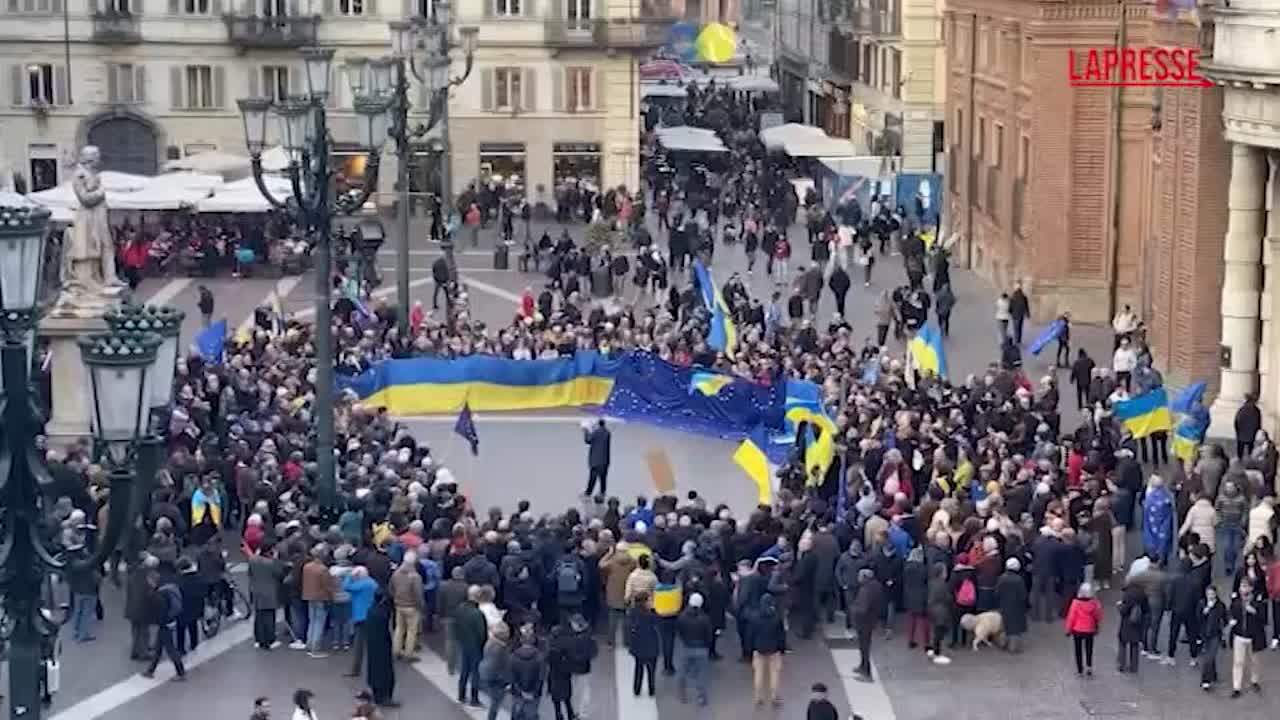 Ucraina, a Torino piazza piena pro Zelensky