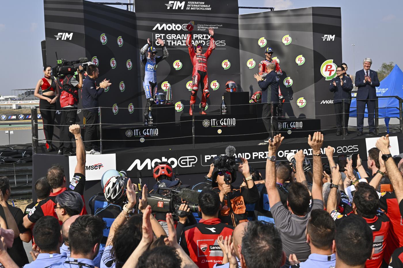 MotoGp, in Thailandia vince Marc Marquez davanti al fratello Alex. Bagnaia 3°