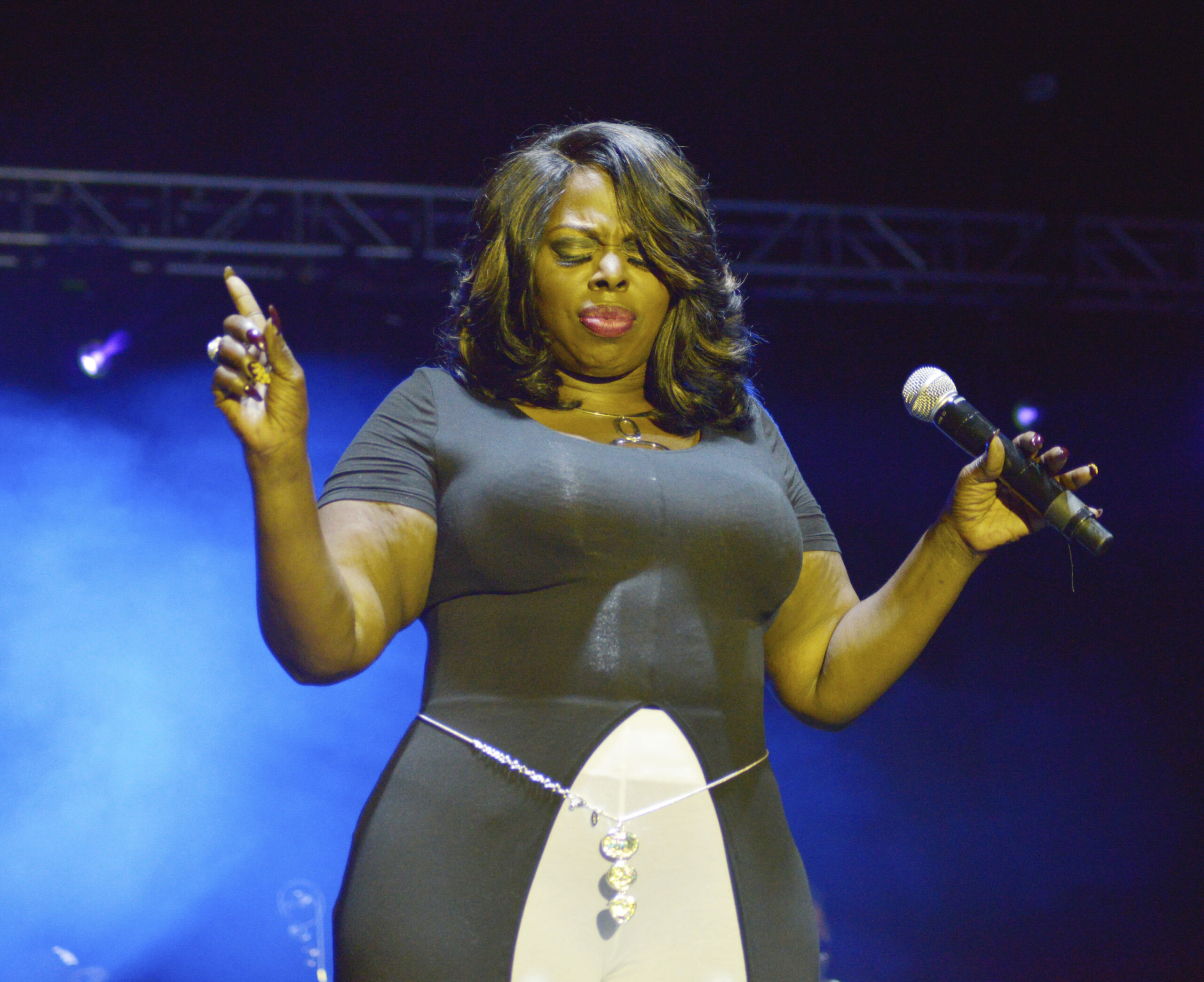 Si ribalta furgone, muore la cantante R&B Angie Stone