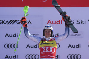 Sci, Kristoffersen vince slalom Kranjska Gora. Solo 9° Vinatzer