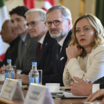 Ucraina, Meloni: “Perplessa su efficacia piano Francia-Gb”