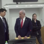 Israele, Netanyahu arriva in tribunale