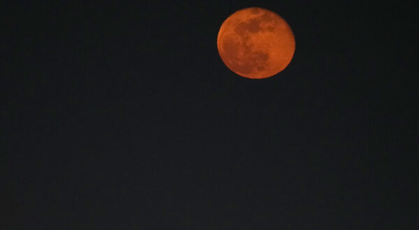 Spettacolare Luna del Lupo su Cipro