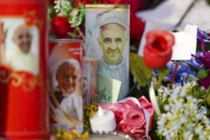 Papa Francesco ricoverato al Policlinico Gemelli a Roma