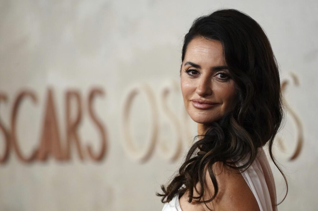 Galleria foto 'Oscar 2025, tutti i look del red carpet: da Zoe Saldana a Mickey Madison' - foto 7