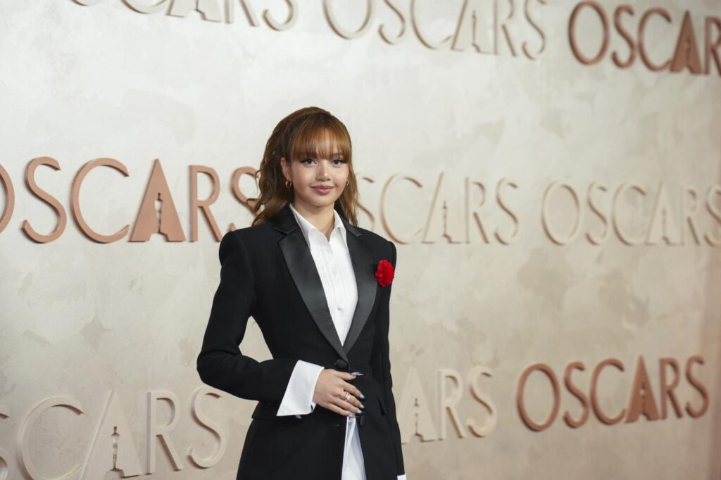 Galleria foto 'Oscar 2025, tutti i look del red carpet: da Zoe Saldana a Mickey Madison' - foto 20